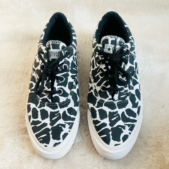 Black White  Low Top Converse - Picture 12 of 15